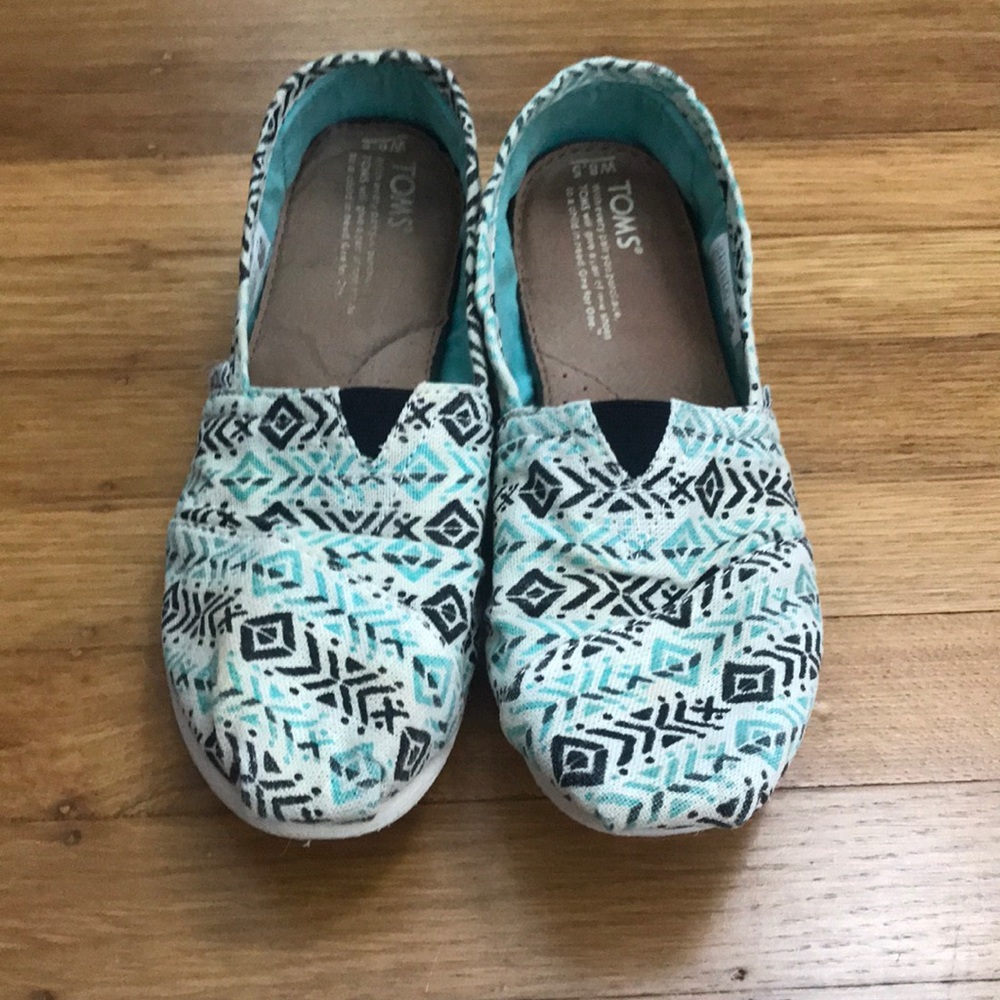 Toms Canvas Shoes